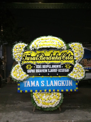 Papan Bunga Duka di Gedong Pakuon